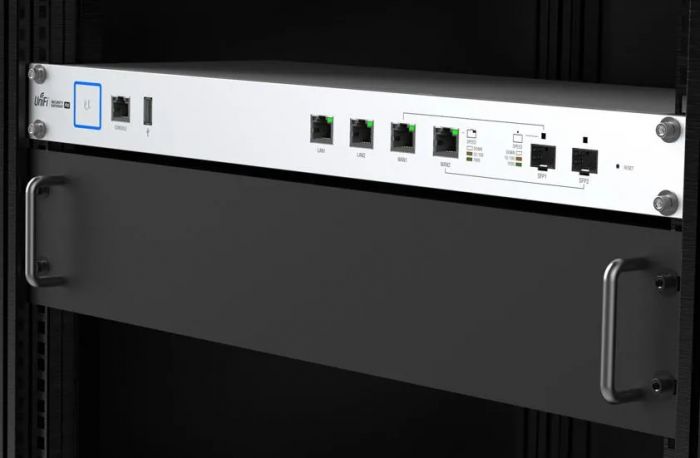 Шлюз Ubiquiti UniFi Security Gateway USG-PRO-4