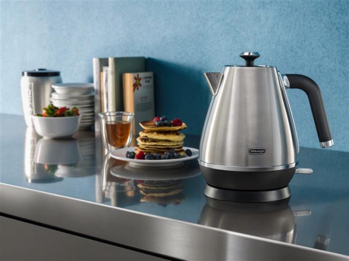 Електрочайник Delonghi KBI 2001 M