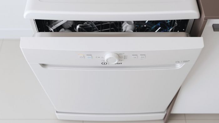 Посудомоечная машина Indesit DFE 1B19 13