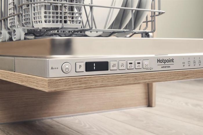 Вбудована посудомийна машина Hotpoint-Ariston HSIO 3O35 WFE