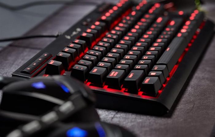 Клавіатура Corsair K63 Cherry MX Red (CH-9115020-RU) Black USB