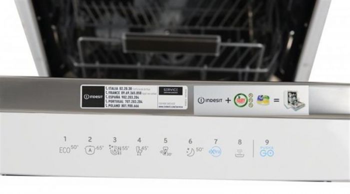 Посудомийна машина Indesit DSFO3T224C