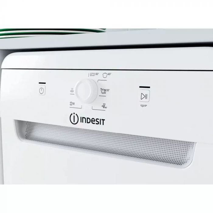 Посудомийна машина Indesit DSFE 1B10