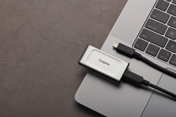 Накопичувач зовнішній SSD Portable USB 2.0ТB Kingston XS2000 Silver (SXS2000/2000G)