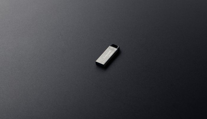 Флеш-накопичувач USB3.2 32GB Kingston DataTraveler Kyson Silver/Black (DTKN/32GB)