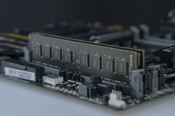 Модуль пам`ятi DDR4 4GB/2133 Team Elite (TED44G2133C1501)