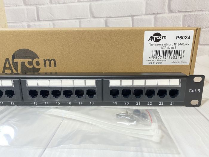 Патч-панель ATcom P6024 19" 24хRJ-45 UTP 1U cat.6