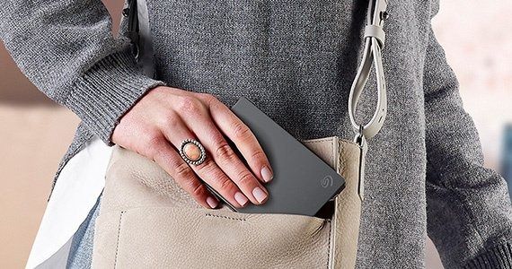 Зовнішній жорсткий диск 2.5" USB 4.0TB Seagate Bacis Black (STJL4000400)