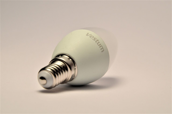 Світлодіодна лампа Vestum C37 6W 4100K 220V E14 1-VS-1303