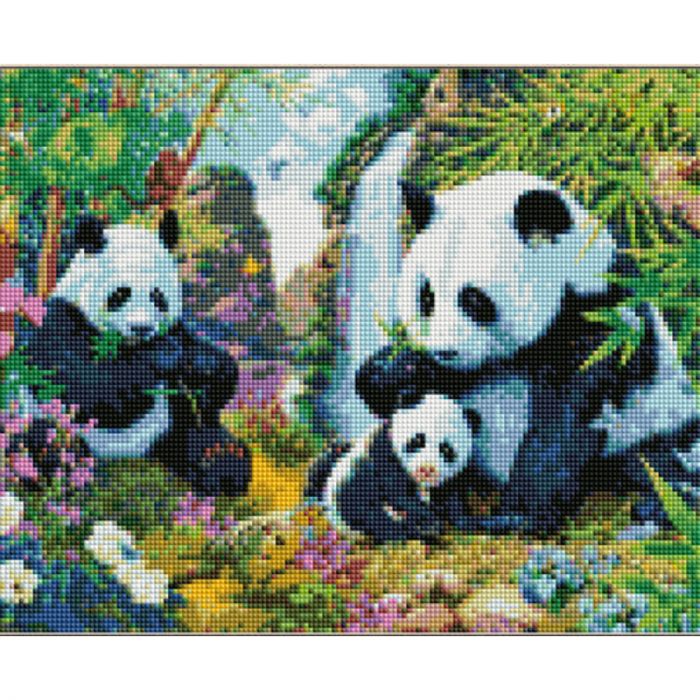 Алмазна мозаїка Strateg ПРЕМІУМ Щаслива сім'я панд розміром 30х40 см (KB125)