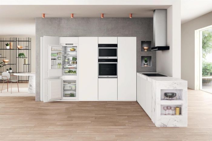 Вбудований холодильник Whirlpool WHC18T573